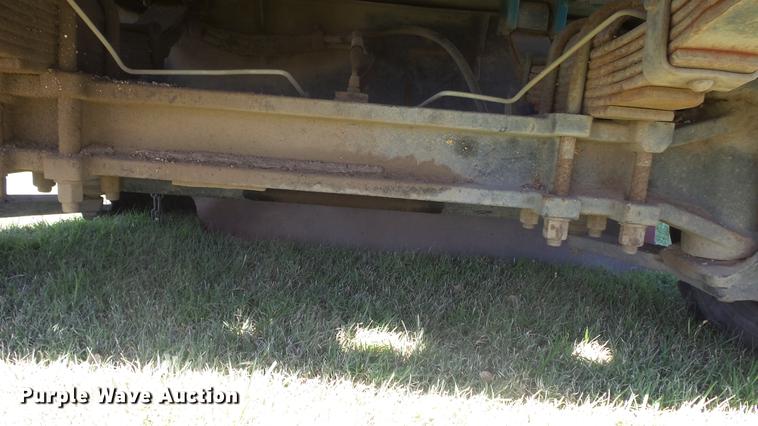 image for item ER9731 2002 Tennant 830-II sweeper