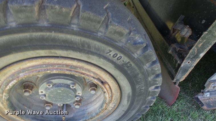 image for item ER9731 2002 Tennant 830-II sweeper