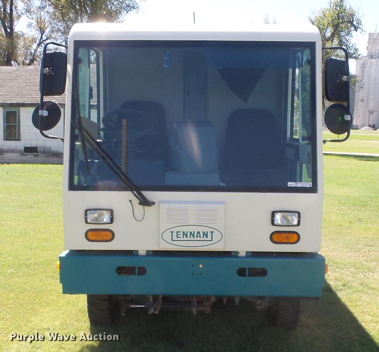 image for item ER9732 Tennant 830-II sweeper