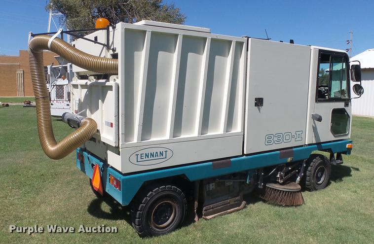 image for item ER9732 Tennant 830-II sweeper