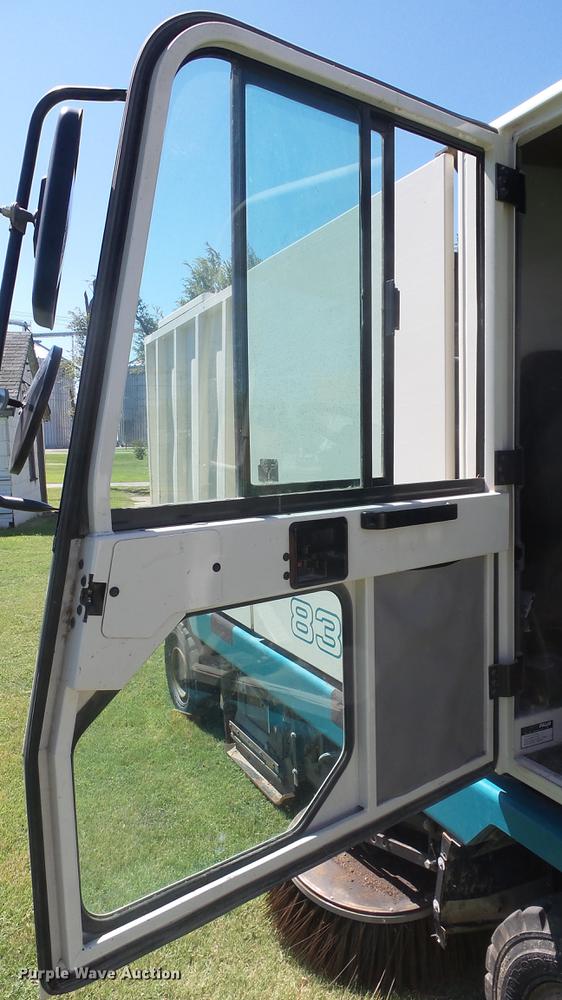 image for item ER9732 Tennant 830-II sweeper