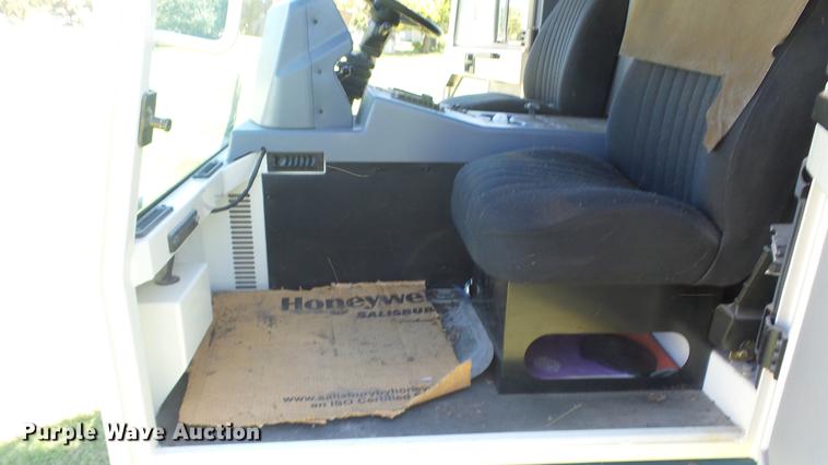 image for item ER9732 Tennant 830-II sweeper