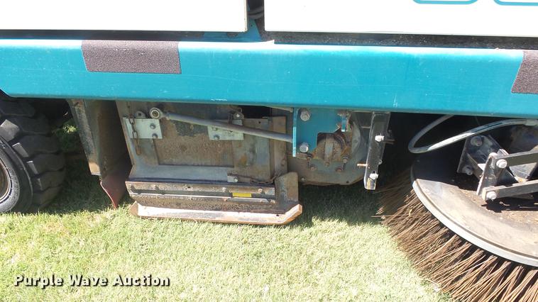 image for item ER9732 Tennant 830-II sweeper