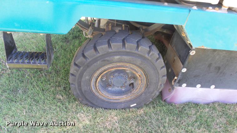 image for item ER9732 Tennant 830-II sweeper