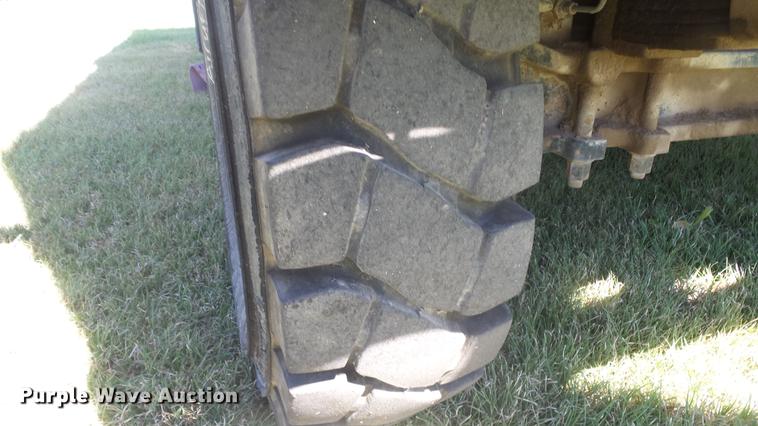 image for item ER9732 Tennant 830-II sweeper