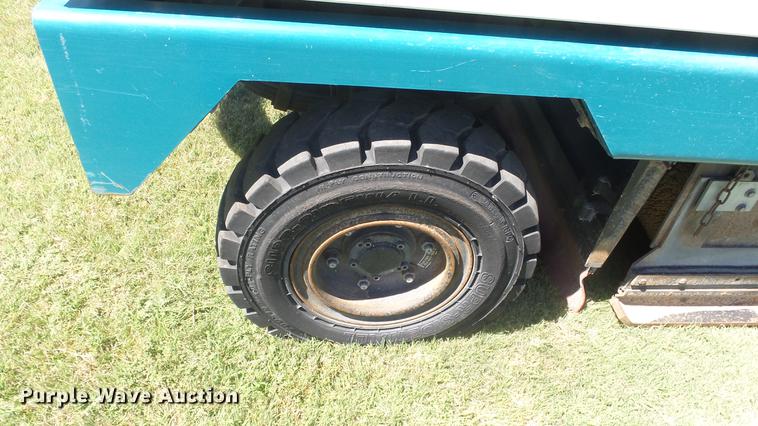 image for item ER9732 Tennant 830-II sweeper