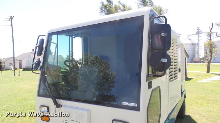 image for item ER9732 Tennant 830-II sweeper