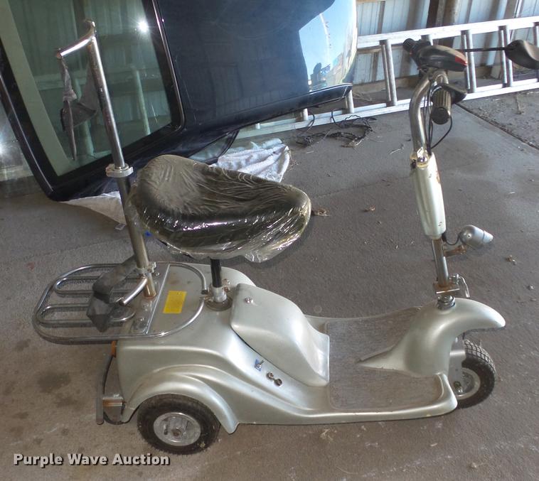 image for item ER9739 Scooter