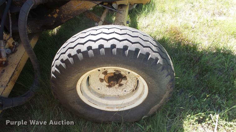image for item ER9743 Ford 6610 tractor