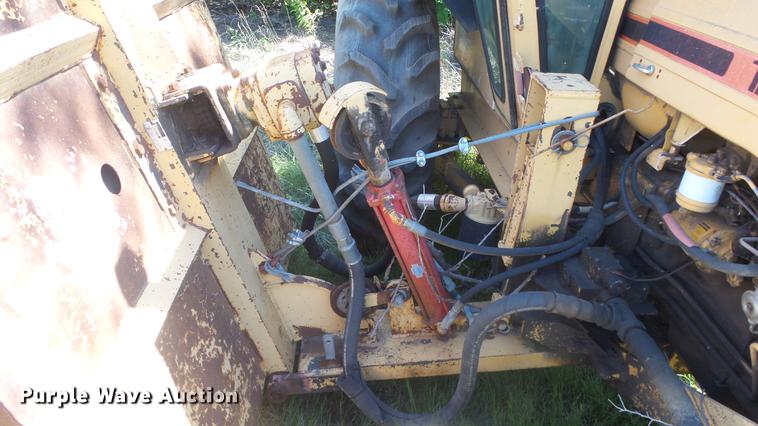image for item ER9743 Ford 6610 tractor