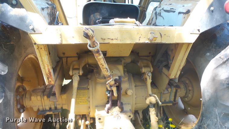 image for item ER9743 Ford 6610 tractor