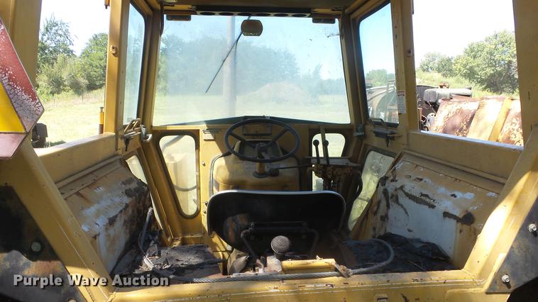 image for item ER9743 Ford 6610 tractor