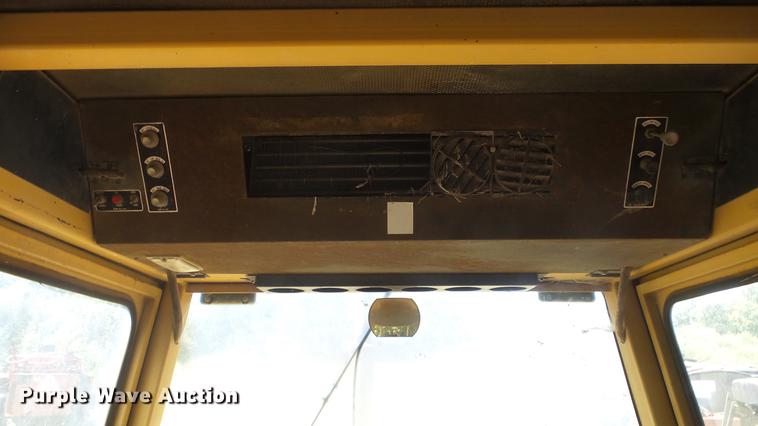 image for item ER9743 Ford 6610 tractor