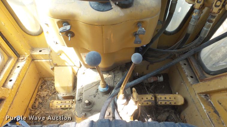 image for item ER9743 Ford 6610 tractor