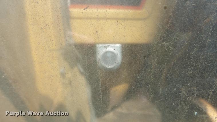 image for item ER9743 Ford 6610 tractor