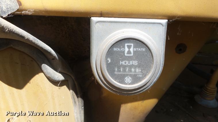 image for item ER9743 Ford 6610 tractor