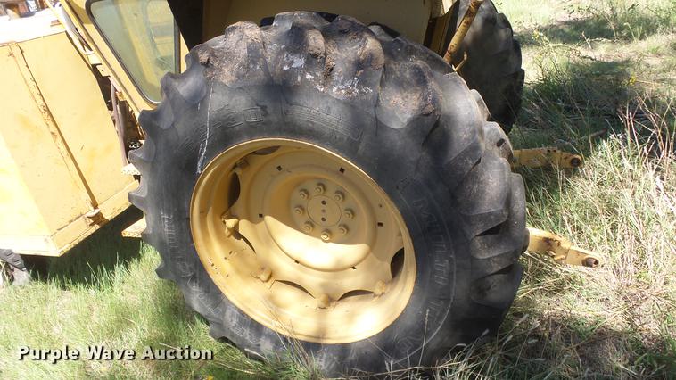image for item ER9743 Ford 6610 tractor