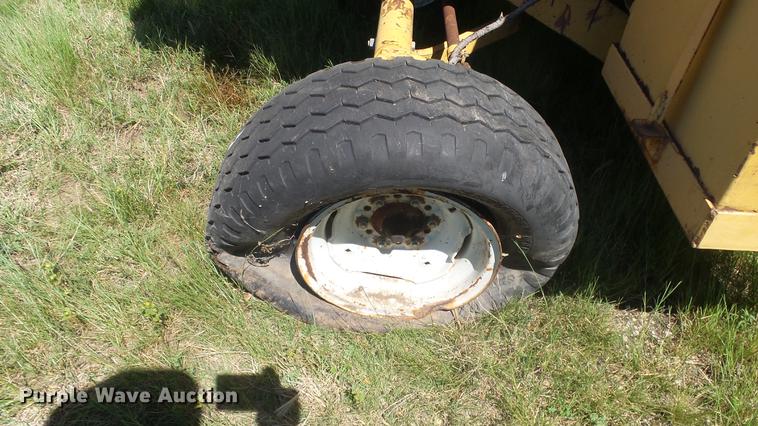 image for item ER9743 Ford 6610 tractor