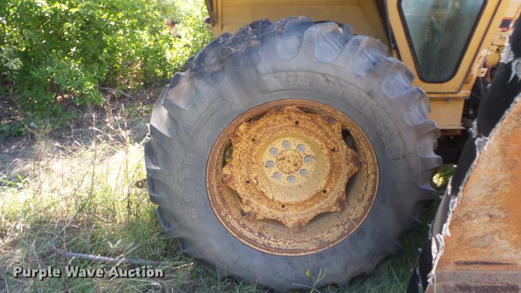 image for item ER9743 Ford 6610 tractor