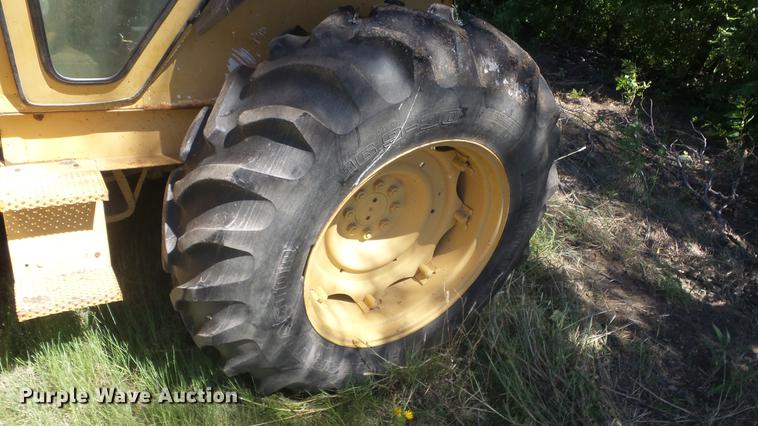 image for item ER9743 Ford 6610 tractor