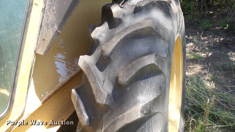 image for item ER9743 Ford 6610 tractor