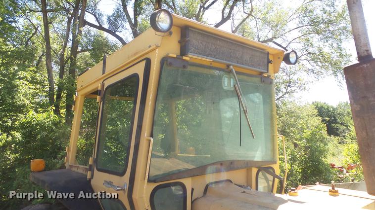 image for item ER9743 Ford 6610 tractor