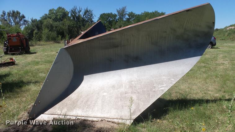 image for item ER9744 V-plow blade