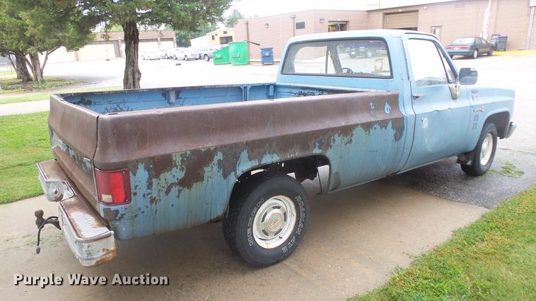 image for item ES9405 1987 GMC Sierra 1500 pickup truck