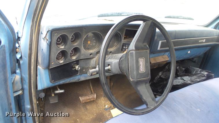 image for item ES9405 1987 GMC Sierra 1500 pickup truck