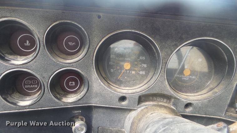 image for item ES9405 1987 GMC Sierra 1500 pickup truck