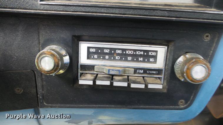 image for item ES9405 1987 GMC Sierra 1500 pickup truck