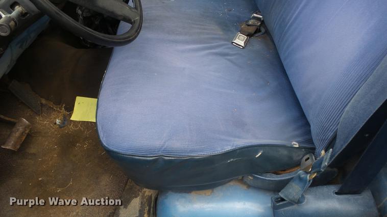 image for item ES9405 1987 GMC Sierra 1500 pickup truck