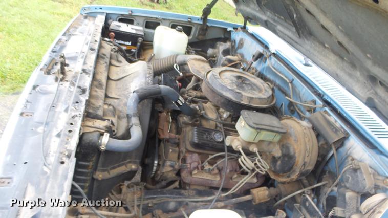 image for item ES9405 1987 GMC Sierra 1500 pickup truck