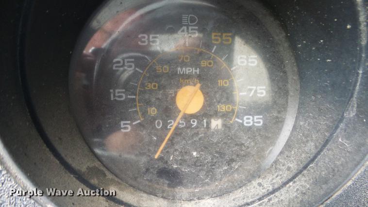 image for item ES9405 1987 GMC Sierra 1500 pickup truck