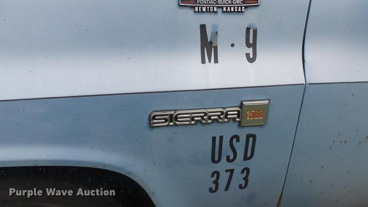 image for item ES9405 1987 GMC Sierra 1500 pickup truck