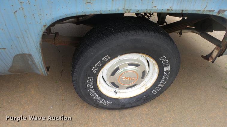 image for item ES9405 1987 GMC Sierra 1500 pickup truck