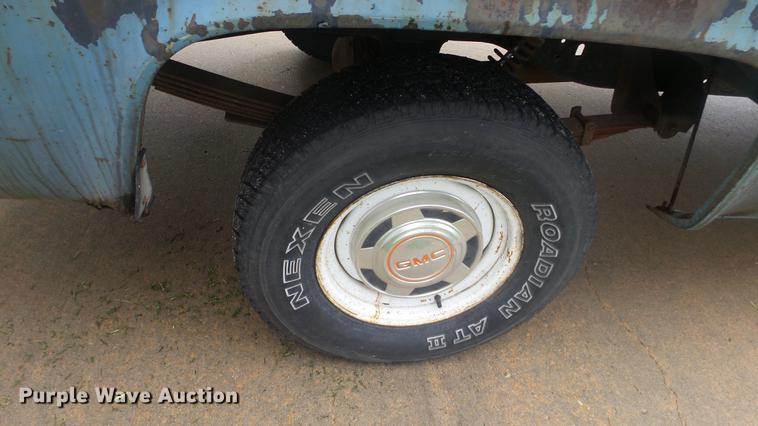image for item ES9405 1987 GMC Sierra 1500 pickup truck