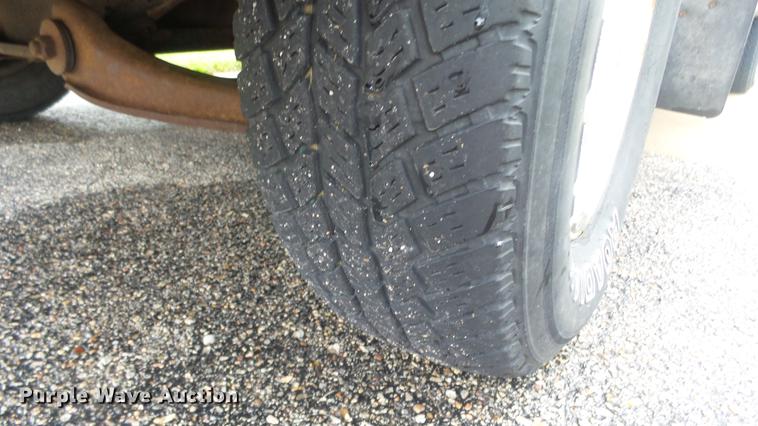 image for item ES9405 1987 GMC Sierra 1500 pickup truck