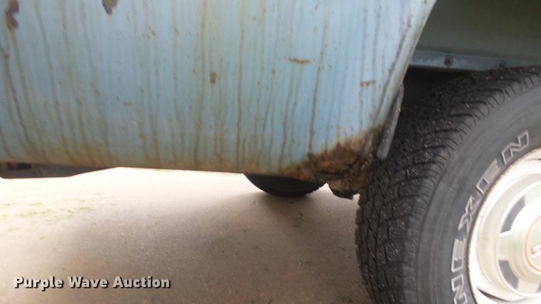 image for item ES9405 1987 GMC Sierra 1500 pickup truck