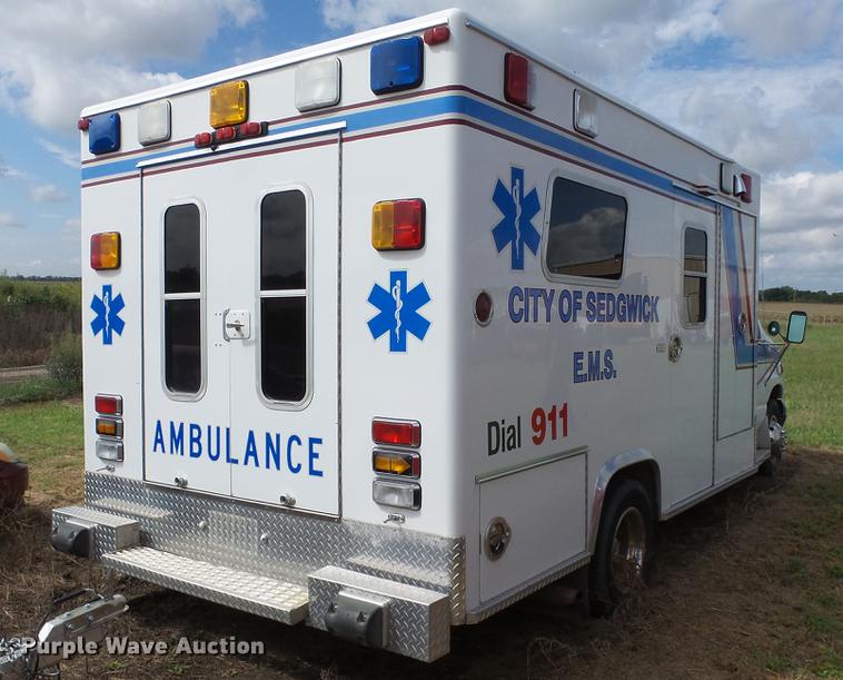 image for item ES9419 2000 Ford Econoline E450 Super Duty ambulance