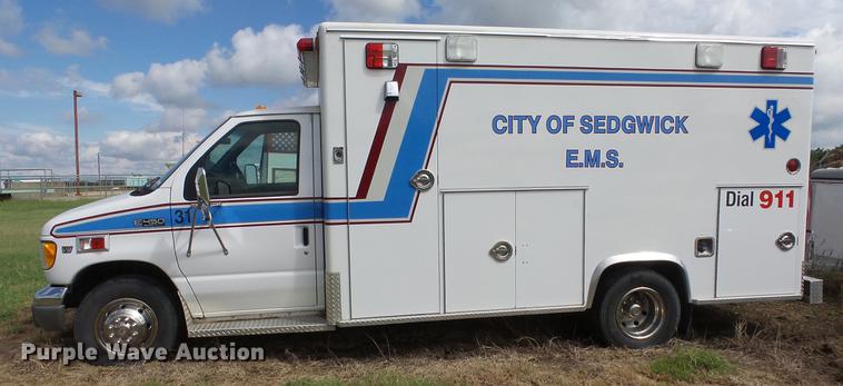 image for item ES9419 2000 Ford Econoline E450 Super Duty ambulance