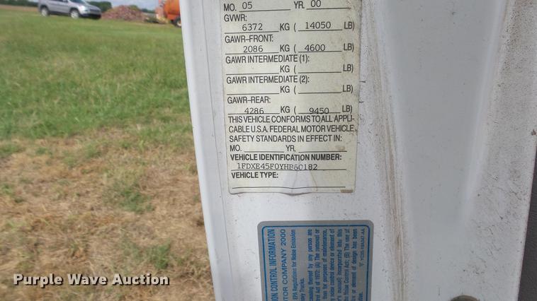 image for item ES9419 2000 Ford Econoline E450 Super Duty ambulance