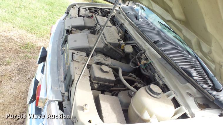 image for item ES9419 2000 Ford Econoline E450 Super Duty ambulance