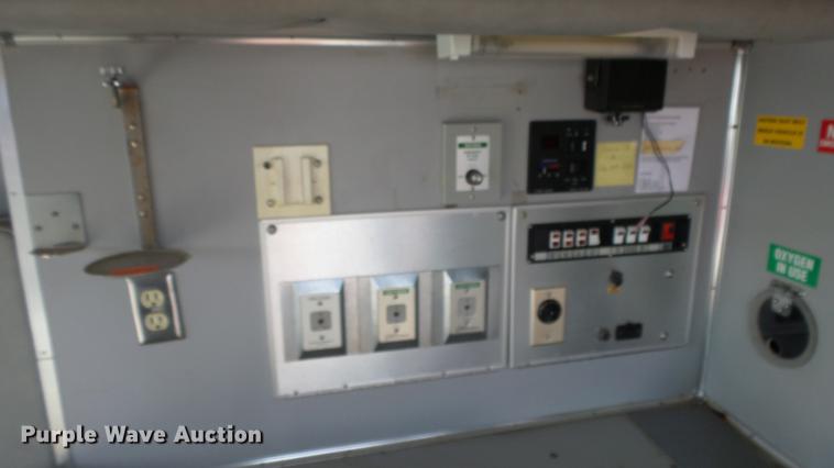 image for item ES9419 2000 Ford Econoline E450 Super Duty ambulance