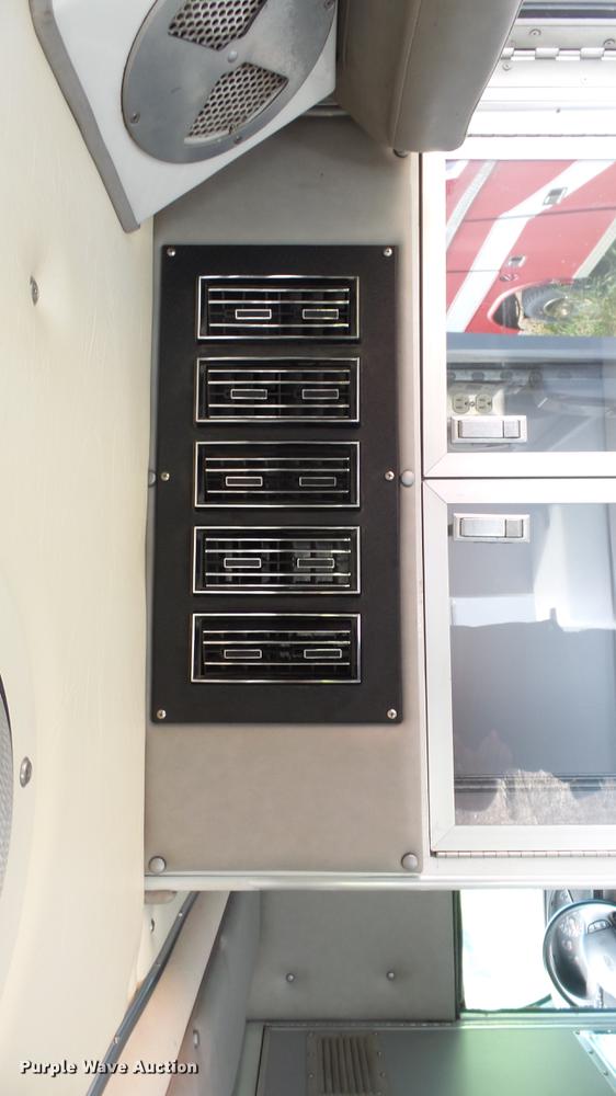 image for item ES9419 2000 Ford Econoline E450 Super Duty ambulance