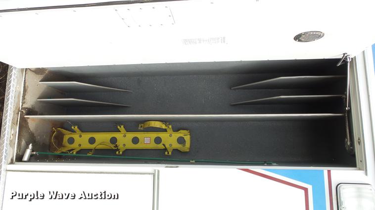 image for item ES9419 2000 Ford Econoline E450 Super Duty ambulance