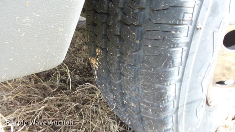 image for item ES9419 2000 Ford Econoline E450 Super Duty ambulance