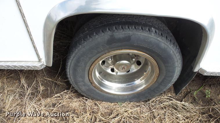 image for item ES9419 2000 Ford Econoline E450 Super Duty ambulance