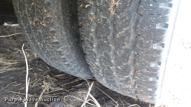 image for item ES9419 2000 Ford Econoline E450 Super Duty ambulance