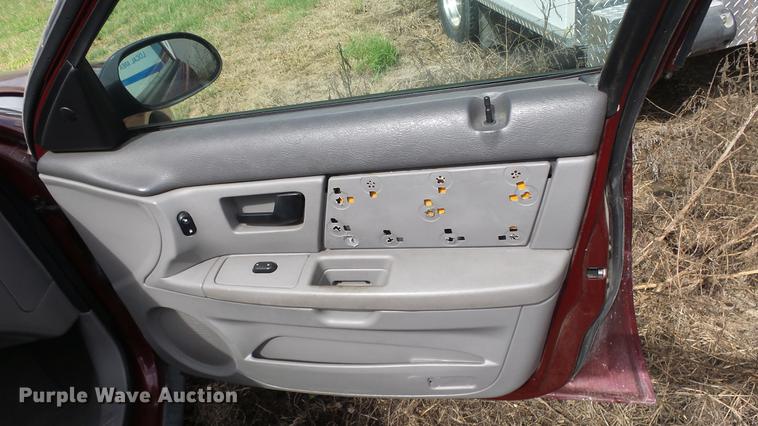 image for item ES9420 2006 Ford Taurus